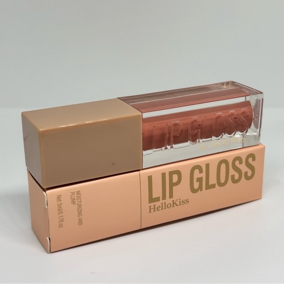 Hello Kiss - Moisturizing and Plumping Ultra Glossy Lip Gloss in Color Stone - Picture 5 of 6